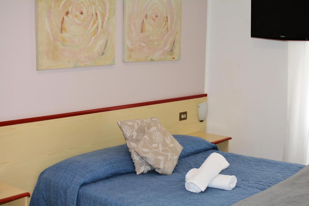 Hotel La Madunina Varazze Eksteriør bilde